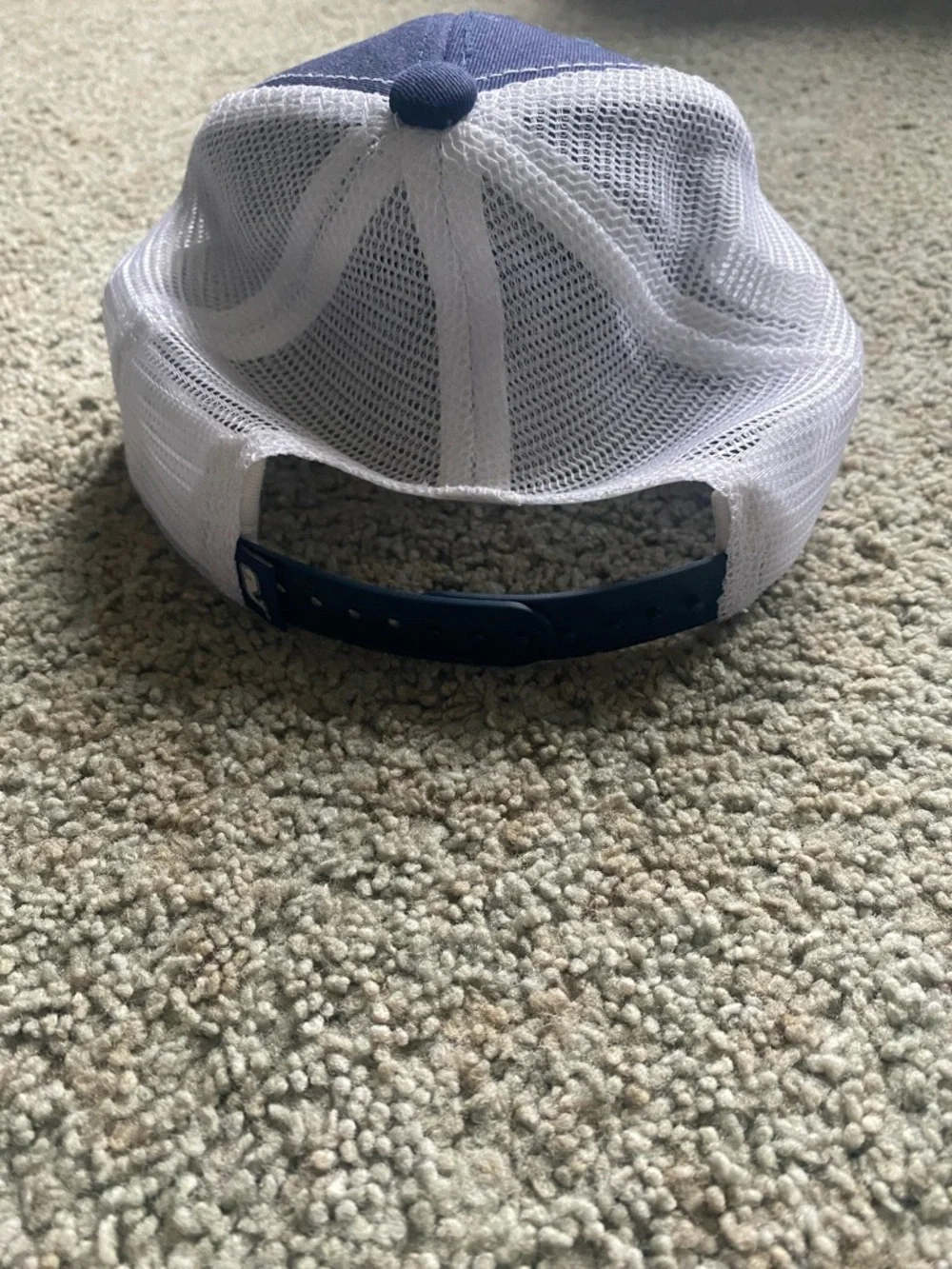 Kids Vineyard Vines Navy & White Mesh Trucker Hat with Red Whale Patch - Picture 2 of 3